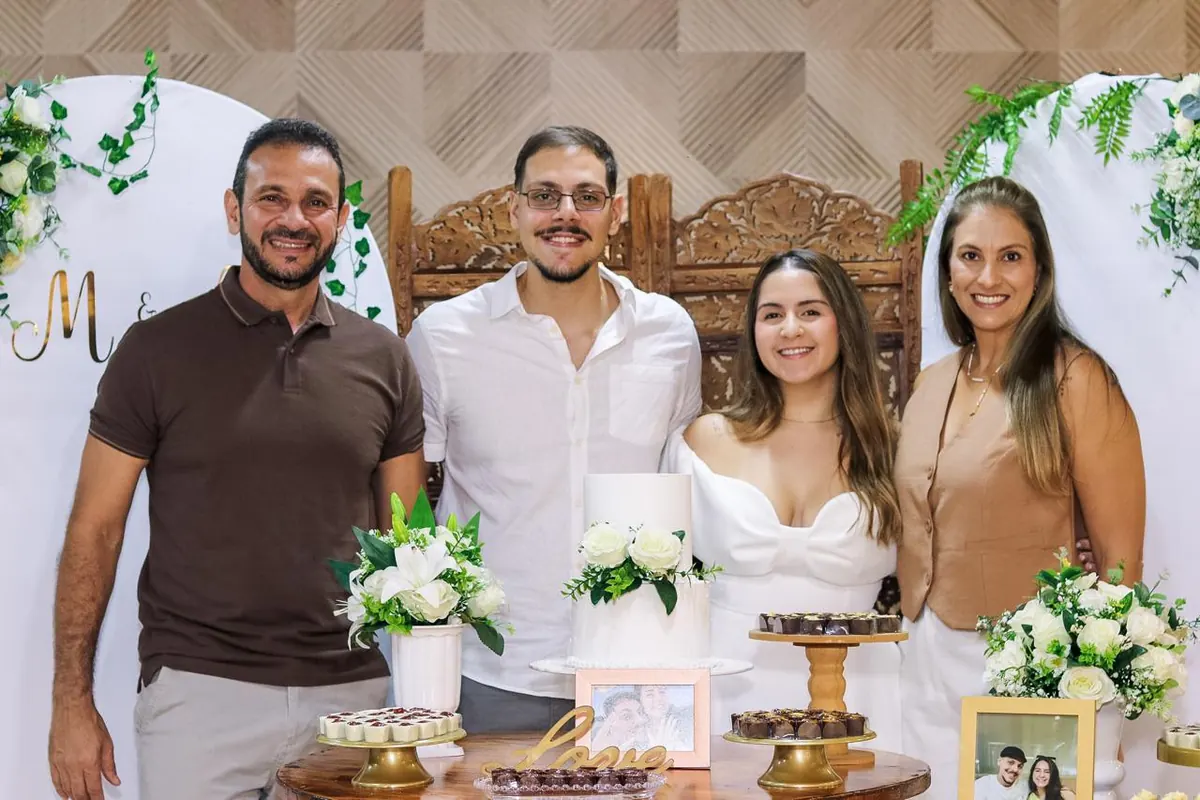 Maria e Arthur com o outro casal de pais